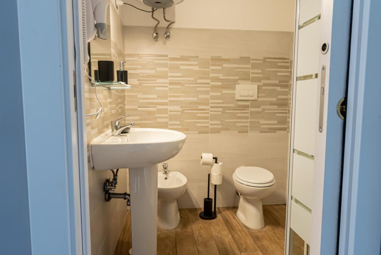 Trastevere Guestrooms ローマ エクステリア 写真