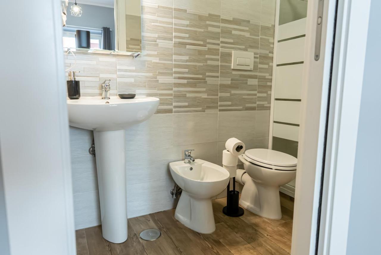 Trastevere Guestrooms ローマ エクステリア 写真